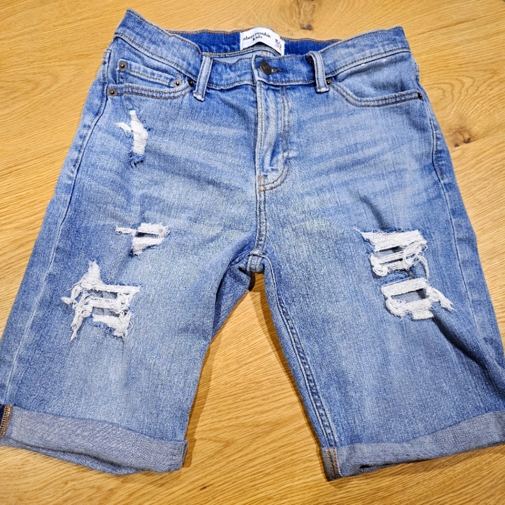 Abercrombie Kids size‎ 15/16 light wash distressed denim jean shorts